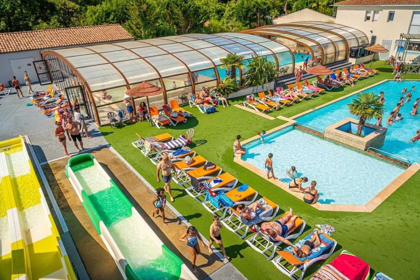 Camping 4 Etoiles - Parc Aquatique - Eei0Fi Saint-Georges-d’Oléron Kültér fotó