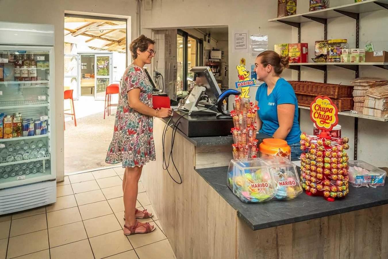 Camping 4 Etoiles - Parc Aquatique - Eei0Fi Saint-Georges-d’Oléron Kültér fotó
