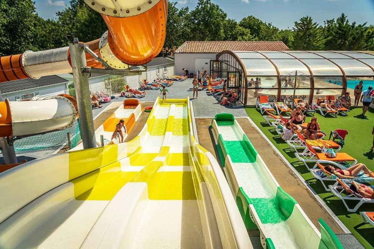 Camping 4 Etoiles - Parc Aquatique - Eei0Fi Saint-Georges-d’Oléron Kültér fotó